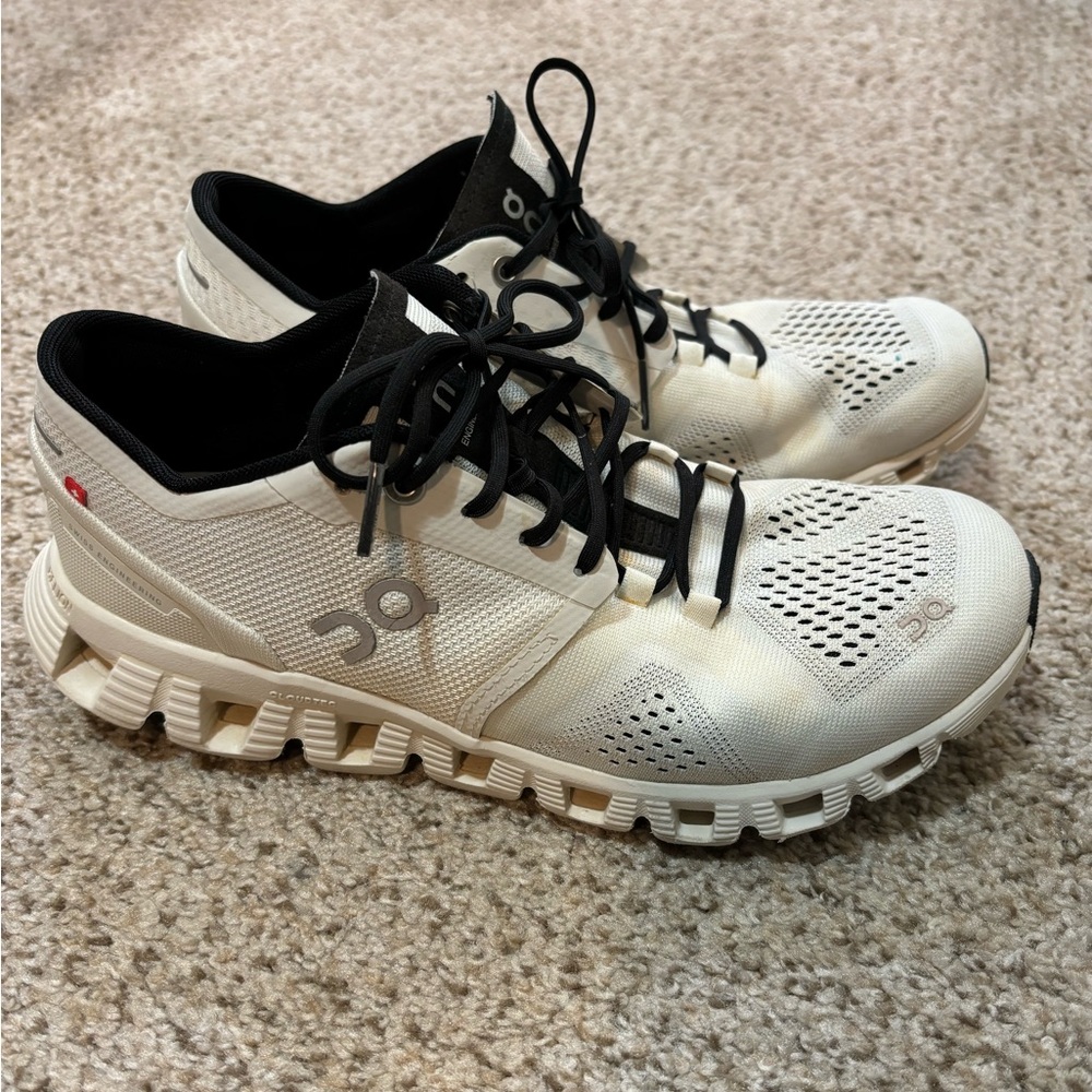 On Cloud X Women’s Running Shoe Sz 8 | Fitness | Marathon  | Gym | Ultra Runner